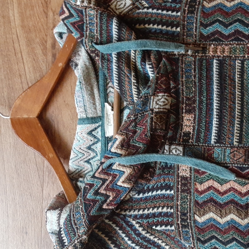 Oddi Pullover - Picture 2 of 15